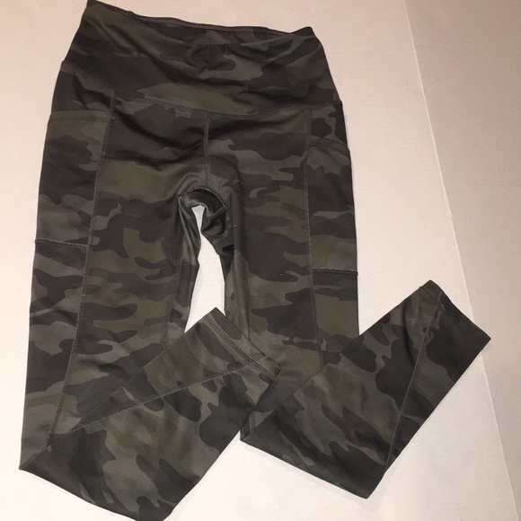 Reebok Pants - Reebok Green Camo Leggings | Size XS